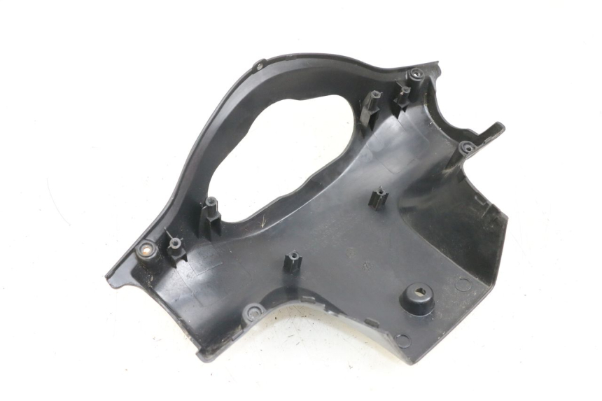 photo de TAPA MANILLAR DELANTERO KYMCO AGILITY PREMIUM 50 (2007 - 2010) - Primer plano técnico