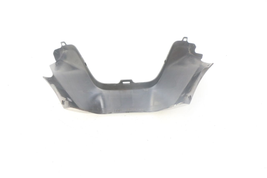 photo de CUBIERTA DEL MANILLAR TRASERO SUZUKI AN BURGMAN 400 (2006 - 2010) - Primer plano técnico