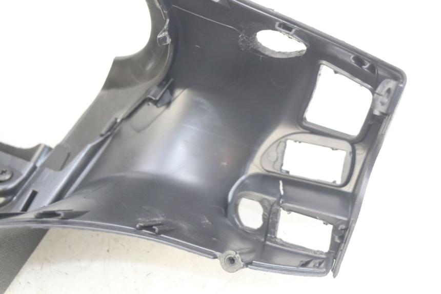 photo de CUBIERTA DE MANILLAR TRASERO PIAGGIO BEVERLY 125 (2010 - 2015) - Primer plano técnico