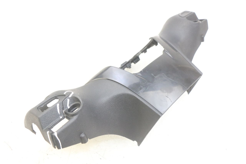 photo de CUBIERTA DE MANILLAR TRASERO PIAGGIO BEVERLY 125 (2010 - 2015) - Detalles de los puntos de fijación