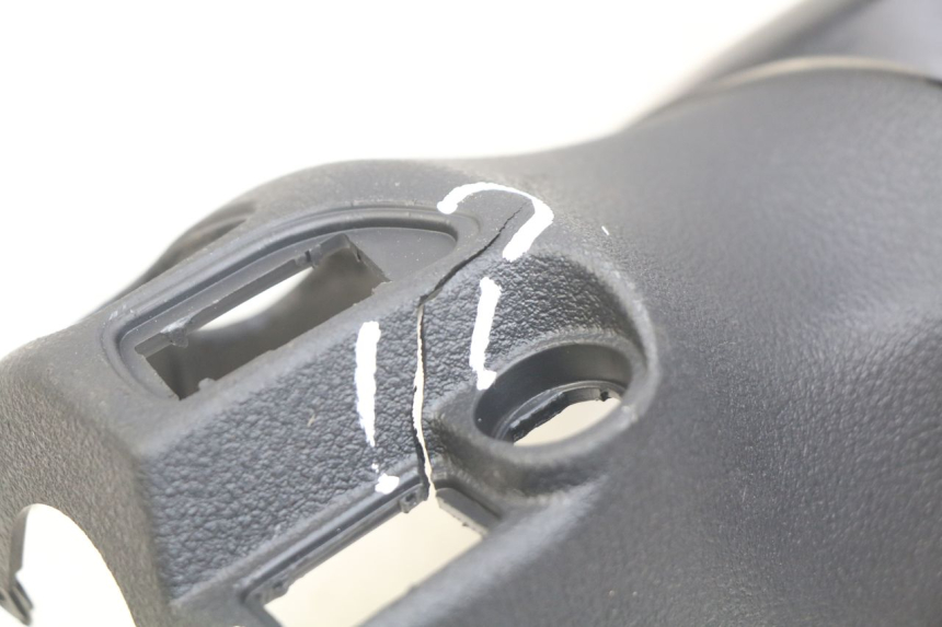 photo de CUBIERTA DE MANILLAR TRASERO PIAGGIO BEVERLY 125 (2010 - 2015) - Recambio usado revisado