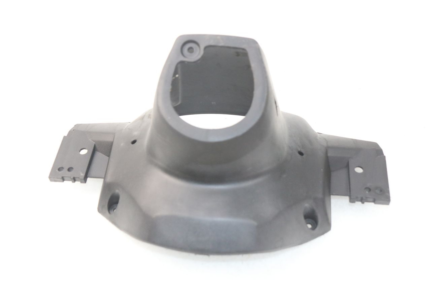 photo de TAPA MANILLAR DELANTERO PGO BIG MAX 50 (2001 - 2009) - Detalle de la pieza