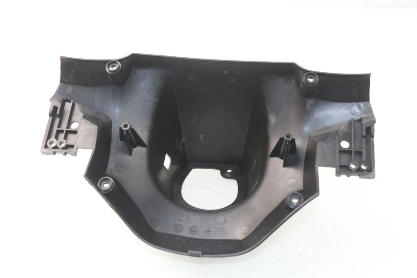 photo de TAPA MANILLAR DELANTERO PGO BIG MAX 50 (2001 - 2009) - Vista general del producto