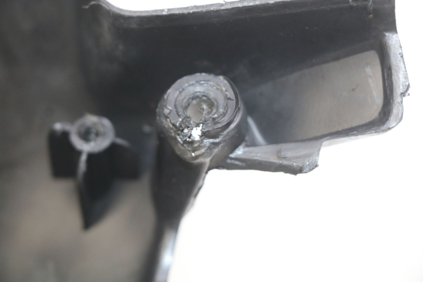 photo de CUBIERTA DEL MANILLAR TRASERO MBK BOOSTER SPIRIT 50 (1999 - 2003) - Recambio usado revisado