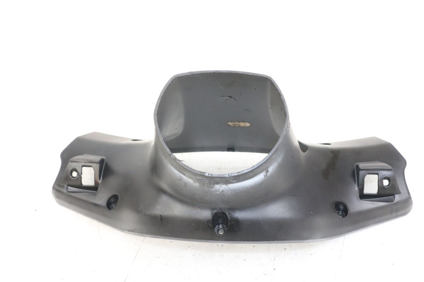 photo de CUBIERTA DEL MANILLAR TRASERO MBK BOOSTER SPIRIT 50 (2004 - 2017) - Detalles de los puntos de fijación