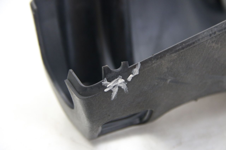 photo de CUBIERTA DE MANILLAR TRASERO DERBI BOULEVARD 50 (2009 - 2006) - Primer plano técnico