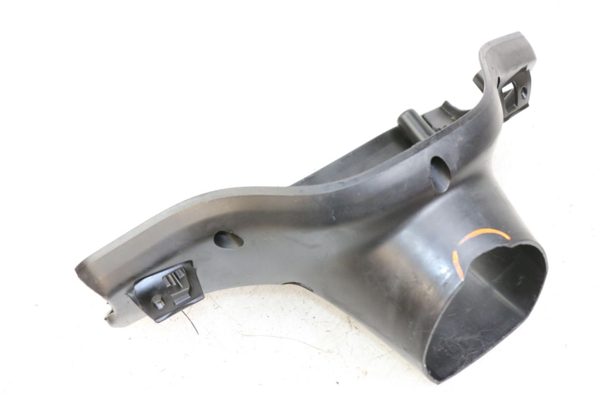 photo de CUBIERTA DE MANILLAR TRASERO. YAMAHA BW'S 50 (2004 - 2017) - Detalles de los puntos de fijación