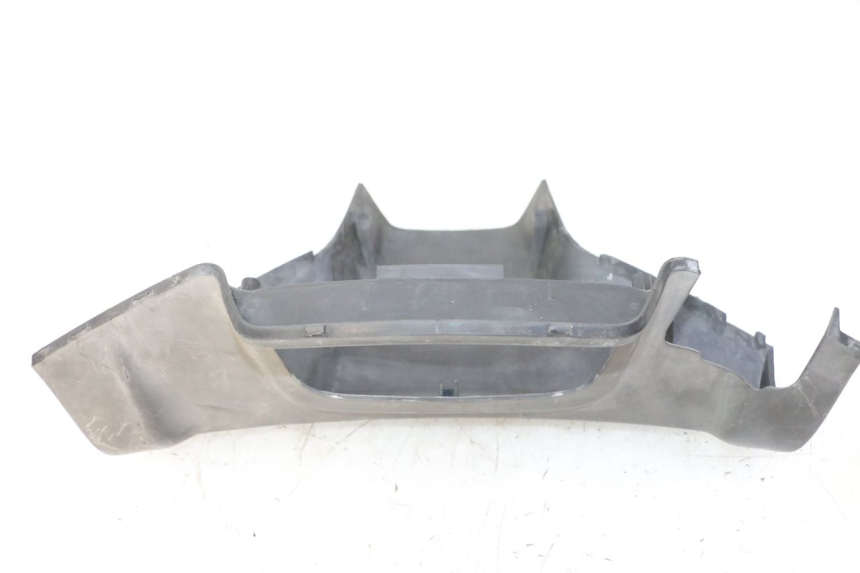 photo de TAPA MANILLAR DELANTERO YAMAHA BW'S 100 (1999 - 2002) - Primer plano técnico