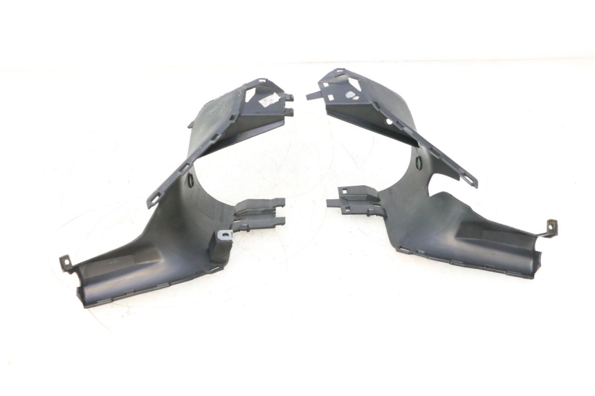 photo de TAPA MANILLAR DELANTERO BMW C SPORT 650 (2015 - 2021) - Detalle de la pieza