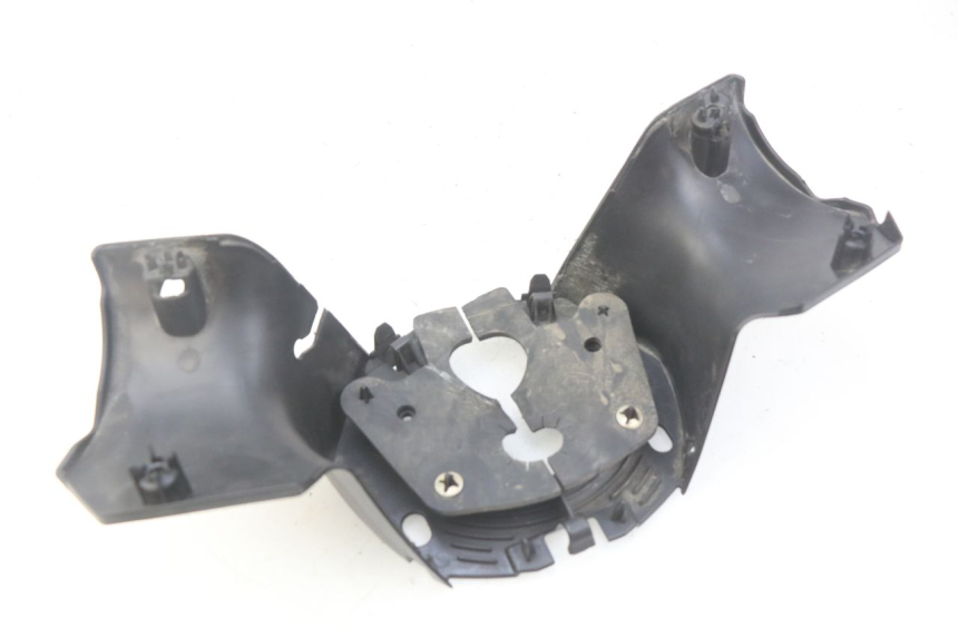 photo de CUBIERTA DEL MANILLAR TRASERO PEUGEOT CITYSTAR 125 (2011 - 2017) - Detalle de la pieza