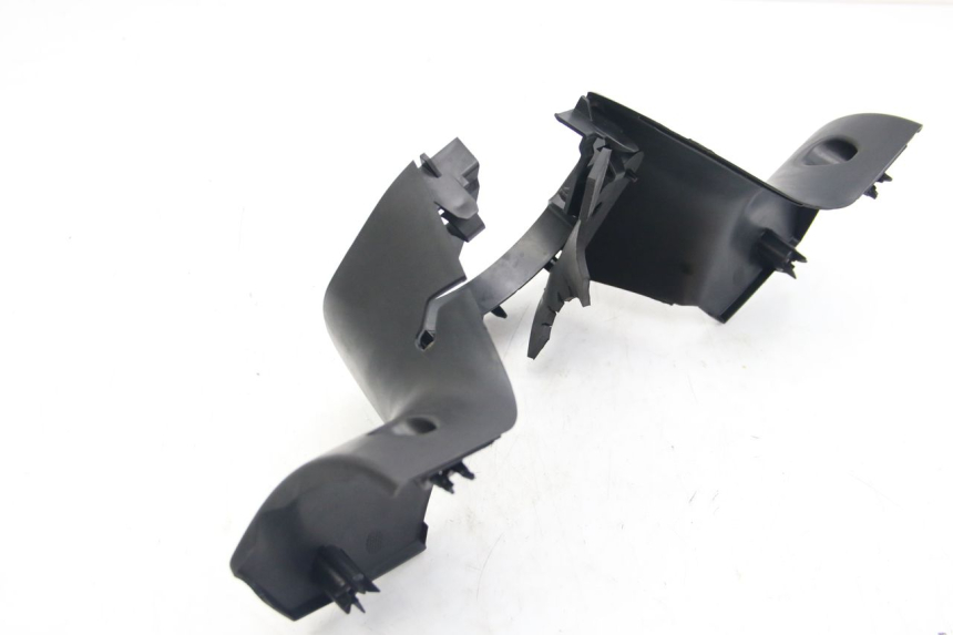 photo de CUBIERTA DEL MANILLAR TRASERO PEUGEOT CITYSTAR 125 (2011 - 2017) - Vista general del producto