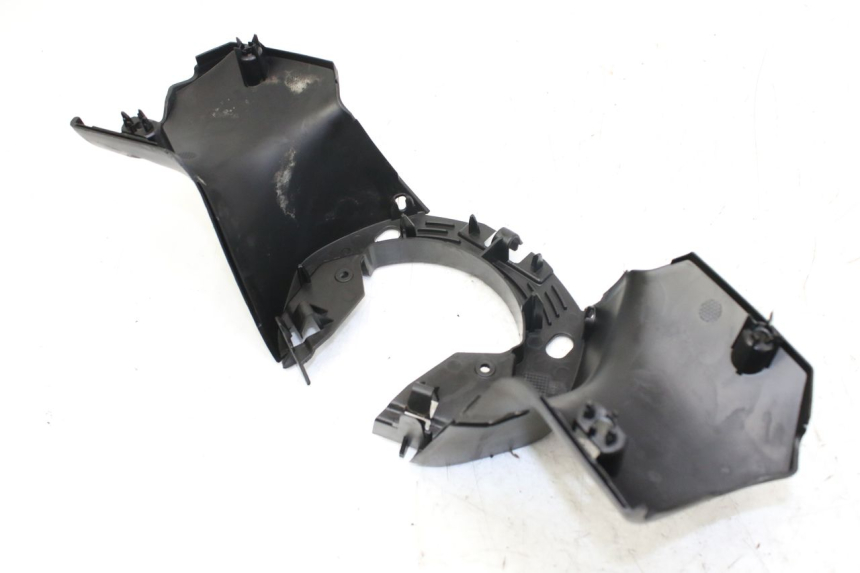 photo de CUBIERTA DE MANILLAR TRASERO PEUGEOT CITYSTAR 50 (2013 - 2017) - Detalles de los puntos de fijación