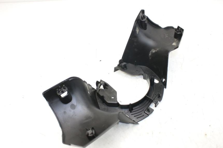 photo de CUBIERTA DE MANILLAR TRASERO PEUGEOT CITYSTAR 50 (2013 - 2017) - Estado de la superficie y material