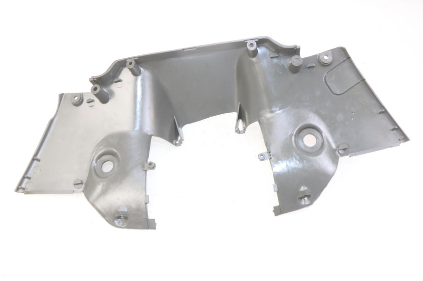 photo de CUBIERTA DE MANILLAR TRASERO SUZUKI CP 80 (1985 - 1996) - Primer plano técnico