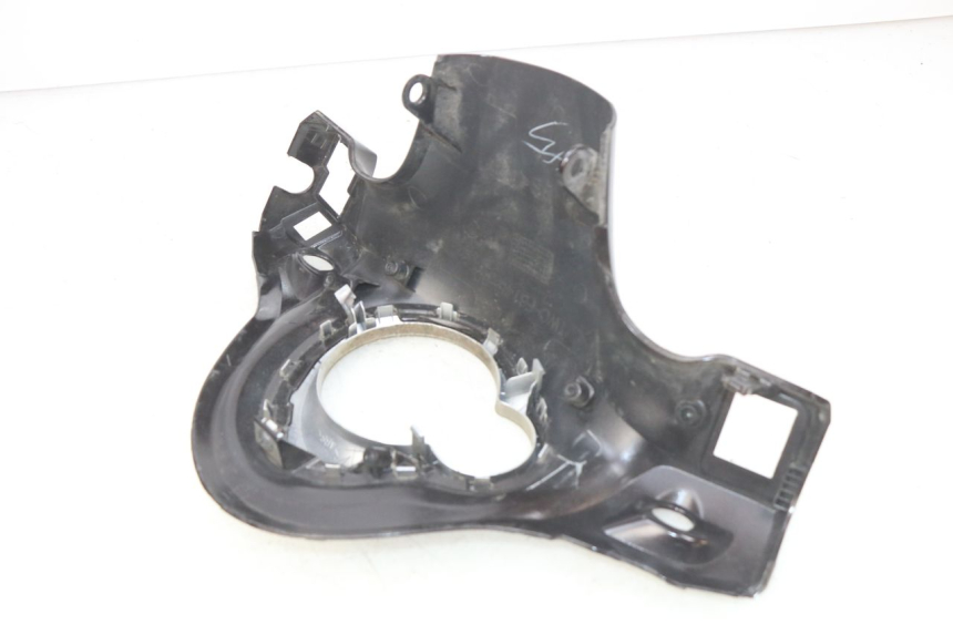 photo de CUBIERTA DEL MANILLAR TRASERO YAMAHA D'ELIGHT DELIGHT 115 (2013 - 2017) - Marcados y referencias originales