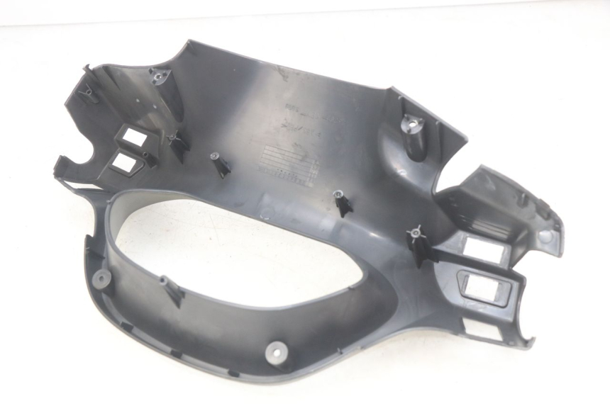 photo de CUBIERTA DE MANILLAR TRASERO HONDA FES PANTHEON 2T 125 (1998 - 2002) - Otra perspectiva