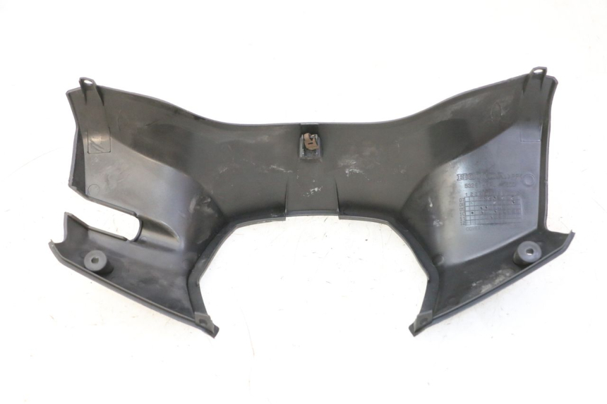 photo de CUBIERTA DE MANILLAR TRASERO HONDA FES S-WING SWING ABS 125 (2007 - 2015) - Detalle de la pieza