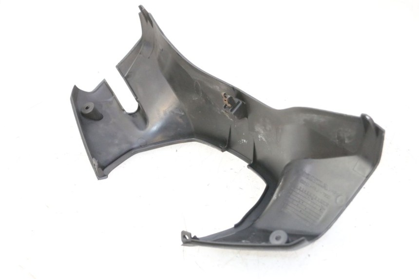 photo de CUBIERTA DE MANILLAR TRASERO HONDA FES S-WING SWING ABS 125 (2007 - 2015) - Primer plano técnico