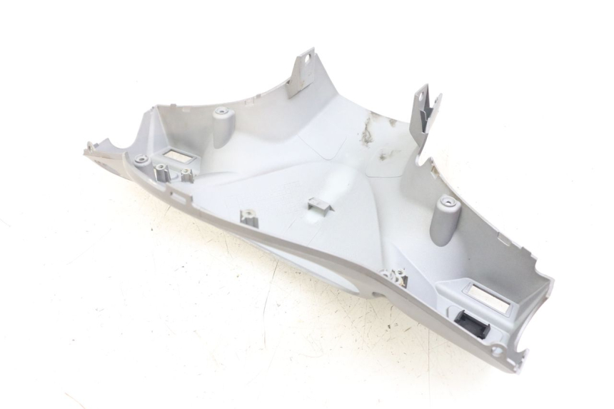 photo de CUBIERTA DE MANILLAR TRASERO SYM FIDDLE 3 III 125 (2014 - 2020) - Primer plano técnico