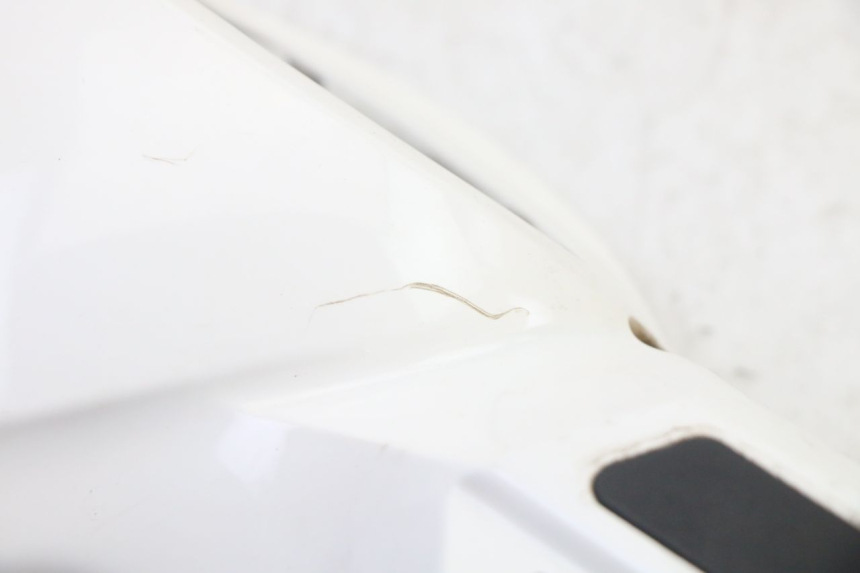 photo de CUBIERTA DE MANILLAR TRASERO SYM FIDDLE 3 III 125 (2014 - 2020) - Primer plano técnico