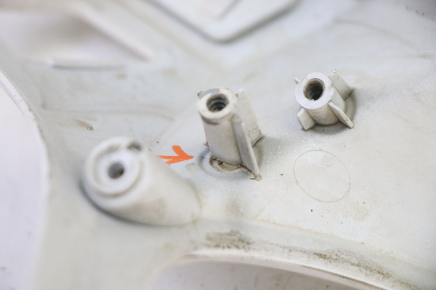 photo de CUBIERTA DE MANILLAR TRASERO SYM FIDDLE 3 III 125 (2014 - 2020) - Estado de la superficie y material