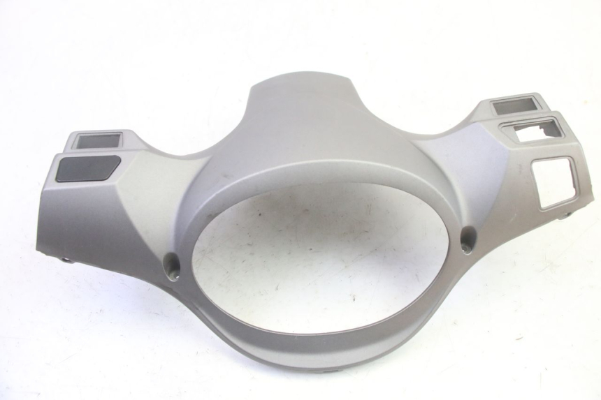 photo de CUBIERTA DE MANILLAR TRASERO SYM FIDDLE 3 III 125 (2014 - 2020) - Primer plano técnico