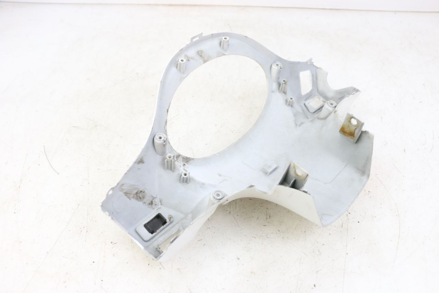 photo de TAPA MANILLAR DELANTERO SYM FIDDLE 3 III 50 (2014 - 2020) - Detalle de la pieza