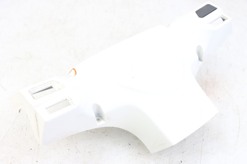 photo de TAPA MANILLAR DELANTERO SYM FIDDLE 3 III 50 (2014 - 2020) - Primer plano técnico