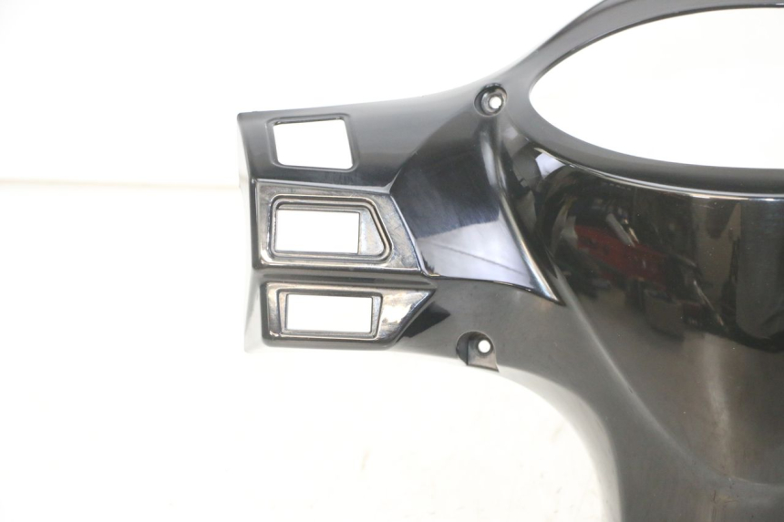 photo de TAPA MANILLAR DELANTERO SYM FIDDLE 3 III 50 (2014 - 2020) - Detalles de los puntos de fijación