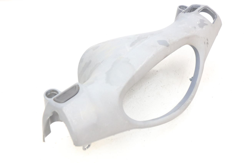 photo de CUBIERTA DE MANILLAR TRASERO PIAGGIO FLY 100 (2006 - 2010) - Detalles de los puntos de fijación