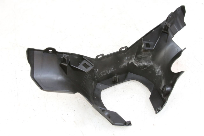 photo de CUBIERTA DEL MANILLAR TRASERO HONDA FORZA 125 (2015 - 2016) - Primer plano técnico