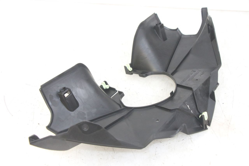 photo de TAPA MANILLAR DELANTERO PEUGEOT GEOPOLIS RS 125 (2007 - 2009) - Primer plano técnico