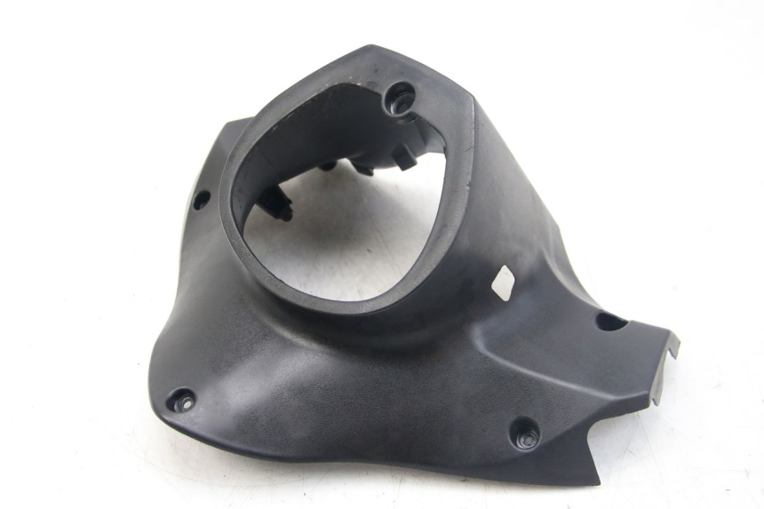 photo de CUBIERTA DE MANILLAR TRASERO NECO GPX 4T 50 (2018 - 2022) - Detalles de los puntos de fijación