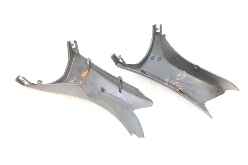 photo de TAPA MANILLAR DELANTERO SYM GTS EVO 125 (2009 - 2013) - Otra perspectiva