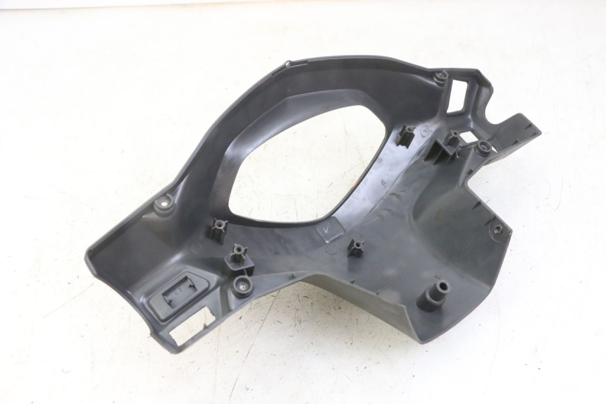 photo de CUBIERTA DEL MANILLAR TRASERO HONDA SCV LEAD 100 (2003 - 2007) - Zoom estado de uso