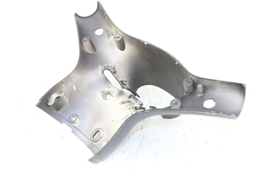 photo de TAPA MANILLAR DELANTERO JM MOTORS VX 125 (2022 - 2025) - Detalles de los puntos de fijación