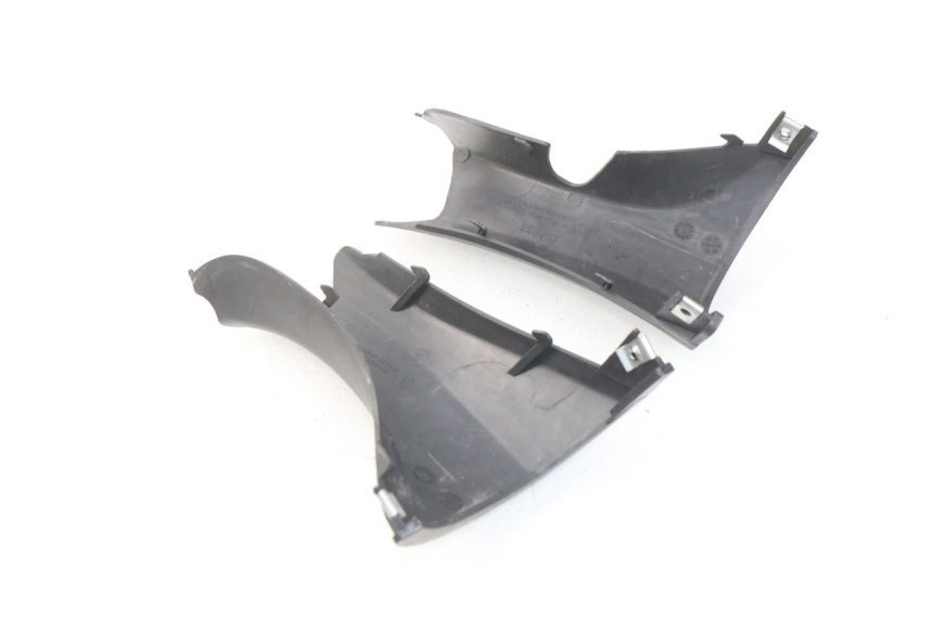 photo de TAPA MANILLAR DELANTERO SYM JOYMAX 250 (2013 - 2017) - Otra perspectiva