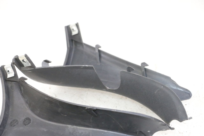 photo de TAPA MANILLAR DELANTERO SYM JOYMAX 125 (2010 - 2017) - Otra perspectiva