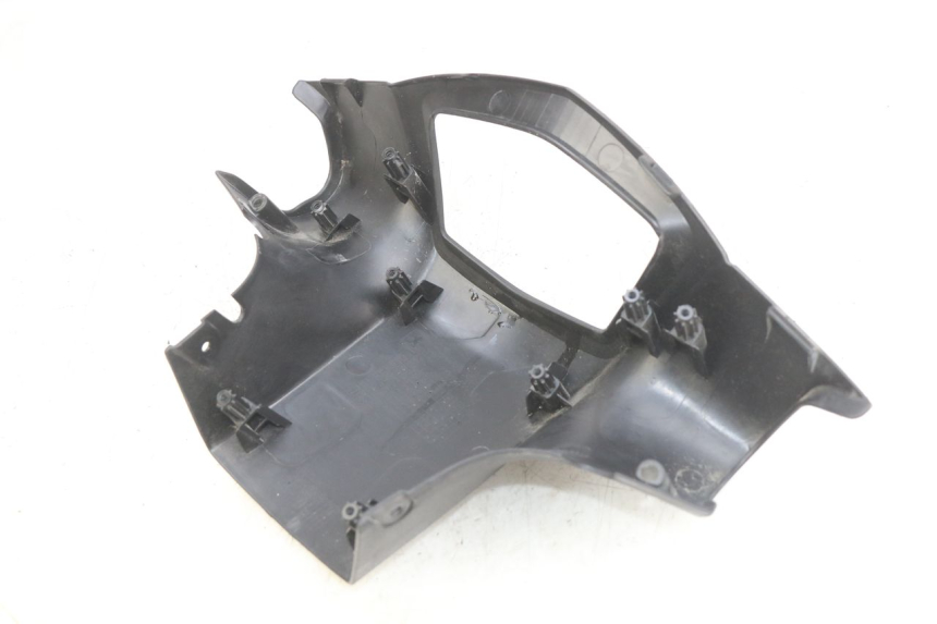 photo de CUBIERTA DE MANILLAR TRASERO PEUGEOT KISBEE 2T 50 (2010 - 2017) - Otra perspectiva