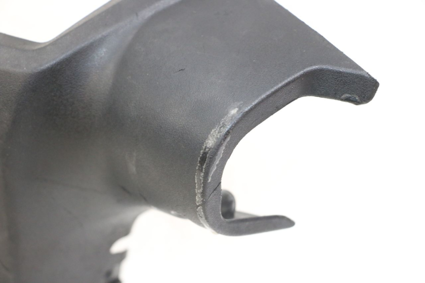 photo de TAPA MANILLAR DELANTERO PEUGEOT KISBEE 2T 50 (2018 - 2022) - Detalle de la pieza