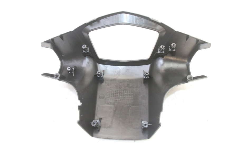 photo de CUBIERTA DE MANILLAR TRASERO PEUGEOT KISBEE 2T 50 (2010 - 2017) - Otra perspectiva