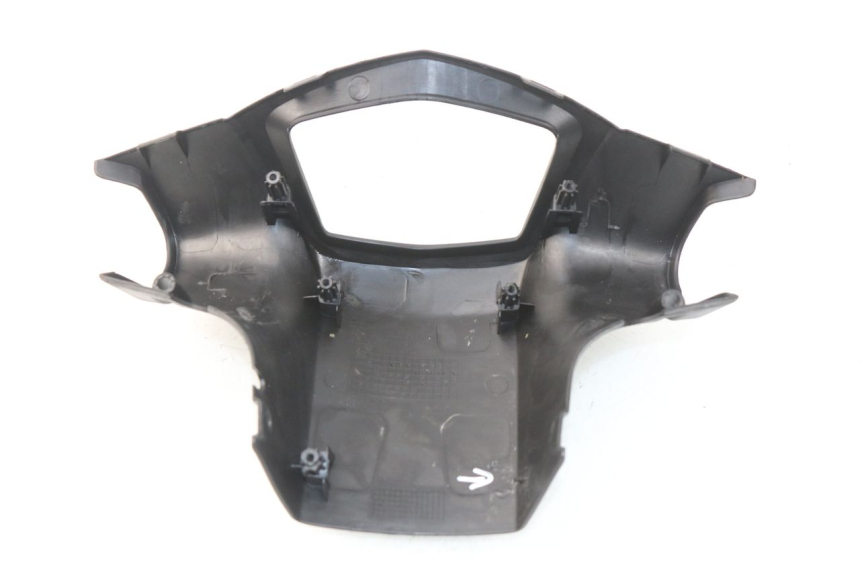 photo de CUBIERTA DE MANILLAR TRASERO PEUGEOT KISBEE 4T 50 (2018 - 2022) - Detalles de los puntos de fijación