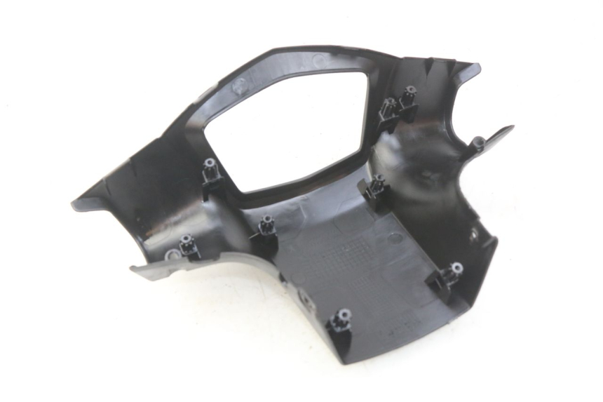 photo de CUBIERTA DE MANILLAR TRASERO PEUGEOT KISBEE 4T 50 (2018 - 2022) - Detalle de la pieza