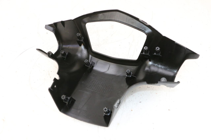 photo de CUBIERTA DE MANILLAR TRASERO. PEUGEOT KISBEE 4T 50 (2010 - 2017) - Otra perspectiva