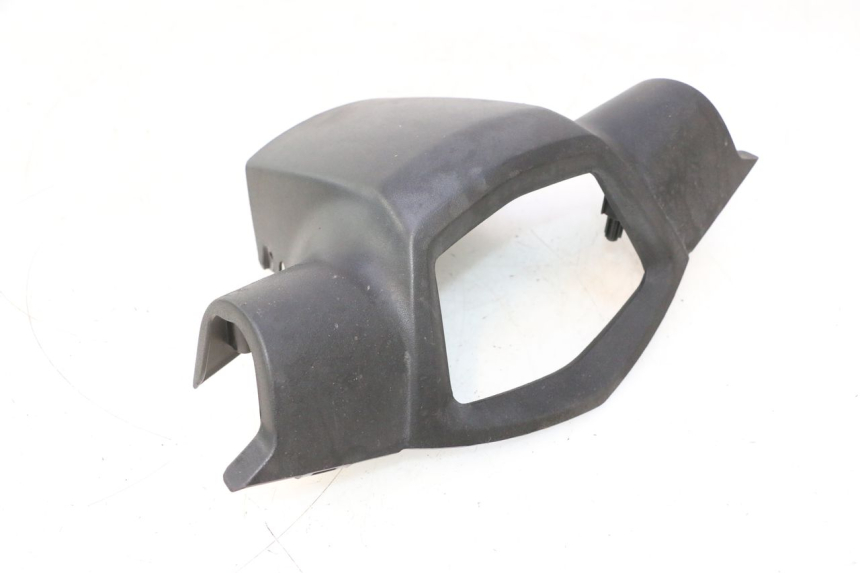 photo de TAPA MANILLAR DELANTERO PEUGEOT KISBEE 4T 50 (2023 - 2026) - Zoom estado de uso