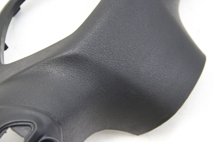 photo de CUBIERTA DEL MANILLAR TRASERO PIAGGIO LIBERTY IGET 4T 50 (2015 - 2020) - Detalles de los puntos de fijación