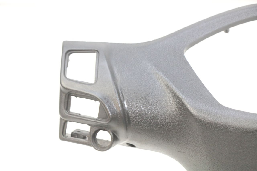 photo de CUBIERTA DE MANILLAR TRASERO PIAGGIO LIBERTY IGET S 125 (2016 - 2020) - Detalles de los puntos de fijación