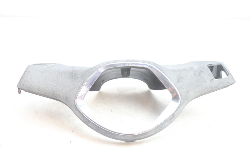 photo de TAPA MANILLAR DELANTERO PIAGGIO LIBERTY 125 (1998 - 2008) - Primer plano técnico