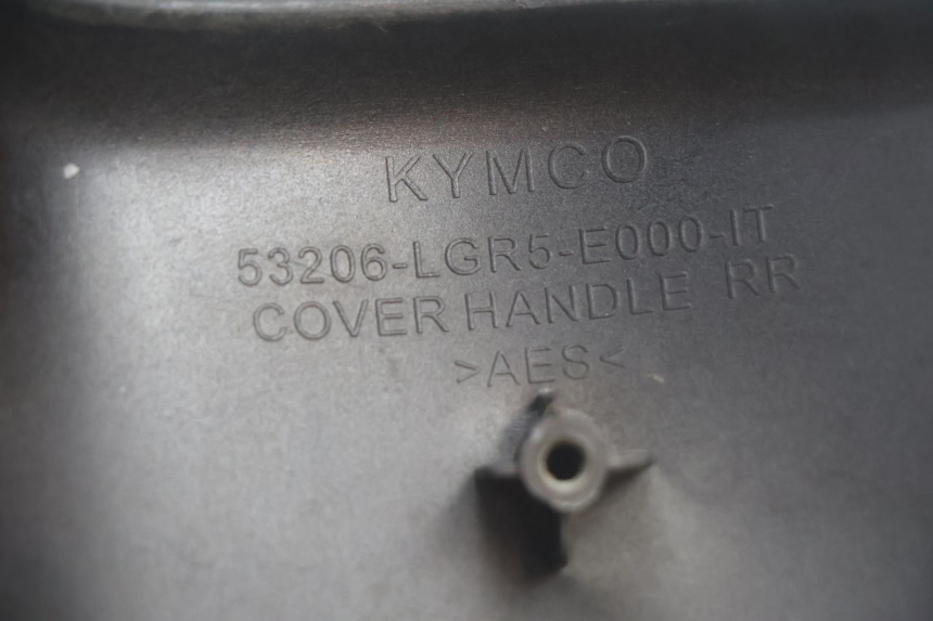photo de TAPA MANILLAR DELANTERO KYMCO LIKE 125 (2009 - 2016) - Zoom sobre los componentes