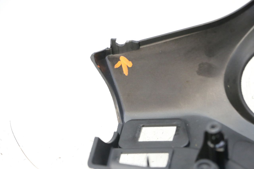 photo de TAPA MANILLAR DELANTERO LONGJIA SHARPY 125 (2020 - 2024) - Zoom estado de uso